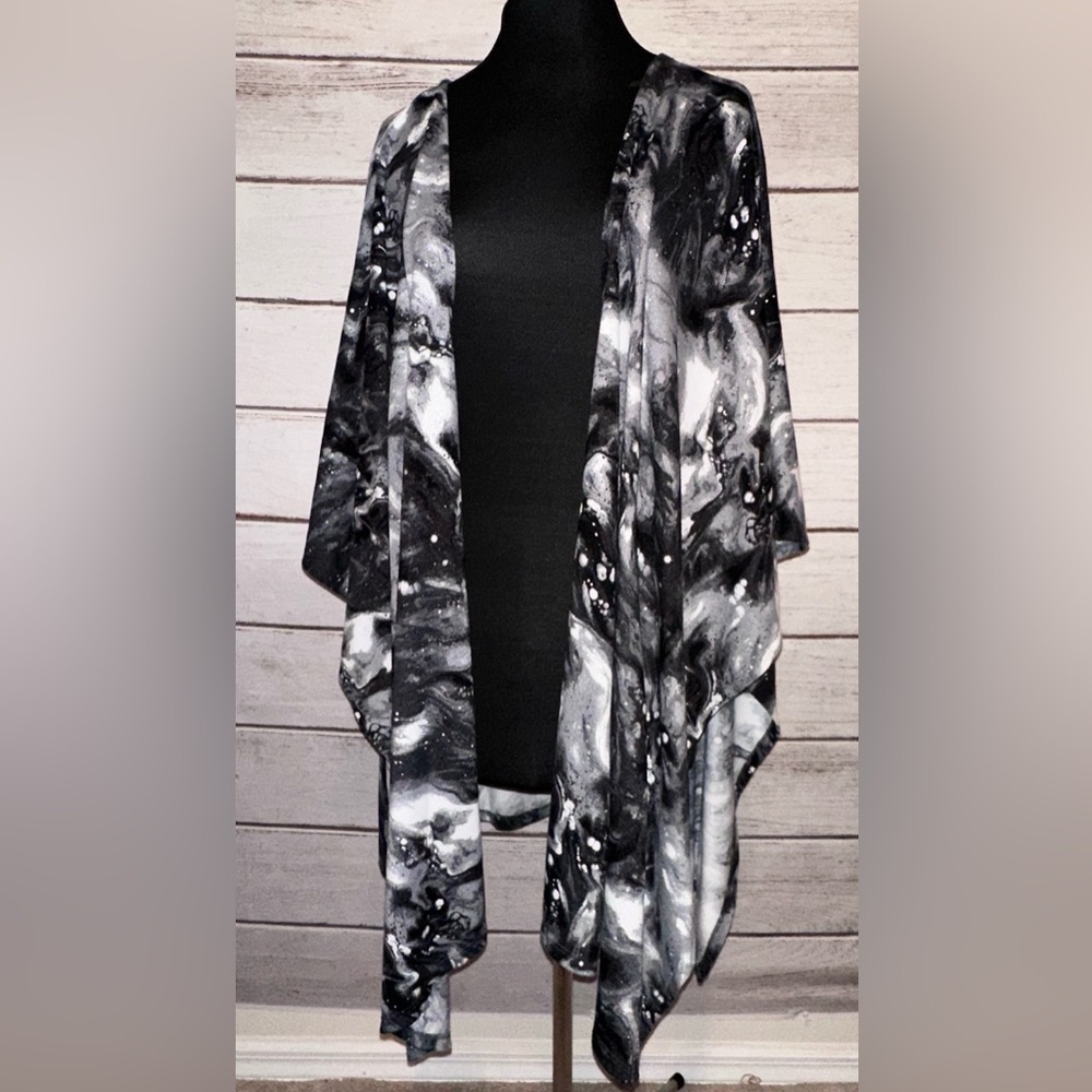 LulaRoe Savannah - Size S/M
Dressy Casual, Date Night, Office Wear,Black & White - Picture 1 of 3